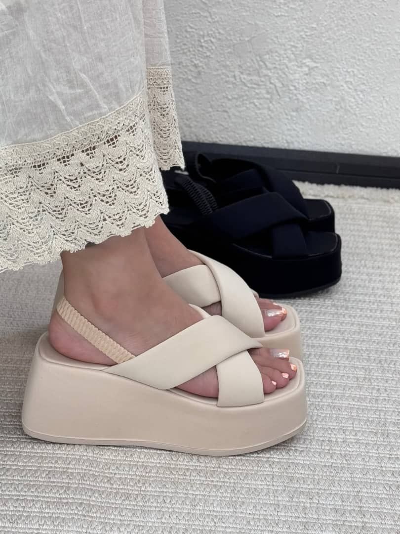 صندل با لژ ۷ سانت قالب استاندارد✅️ در ۳ رنگ مشکی،کرم،قهوه ای